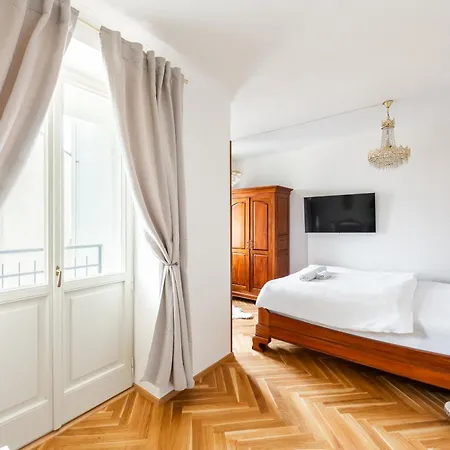 Apartment Little Chateau Prague